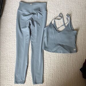 Vuori Women's Blue Gray Ribbed Workout Set